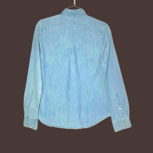 NEW UNTUCKit Alleanza Button Front Blue Chambray Shirt, Size 2 Regular - Picture 2 of 8